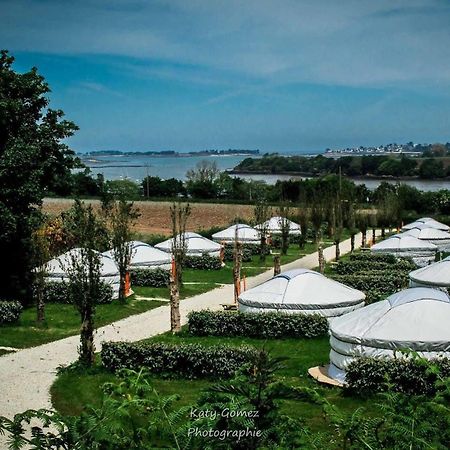 Отель Mer Et Yourtes Henvic Экстерьер фото
